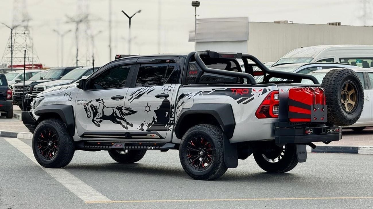 تويوتا هيلوكس 2022| 2.8L DIESEL ENGINE | AT | RHD | HEAVY BULL BAR WITH FOCUSED LED LIGHTS | DUAL BULL BAR ANTENNA