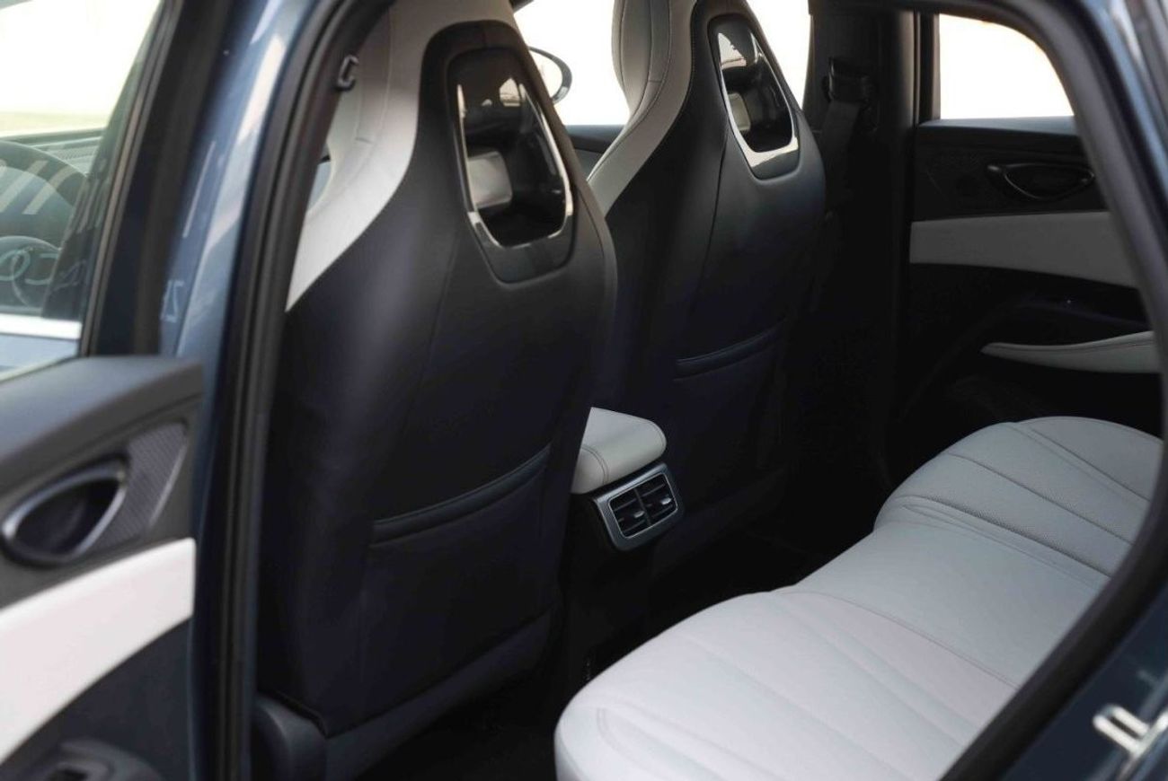 BYD Seal 2024 BYD SEAL 06 DM-i 120KM HONOR 1.5 Plug-in Hybrid - Grey inside Black | Export Only