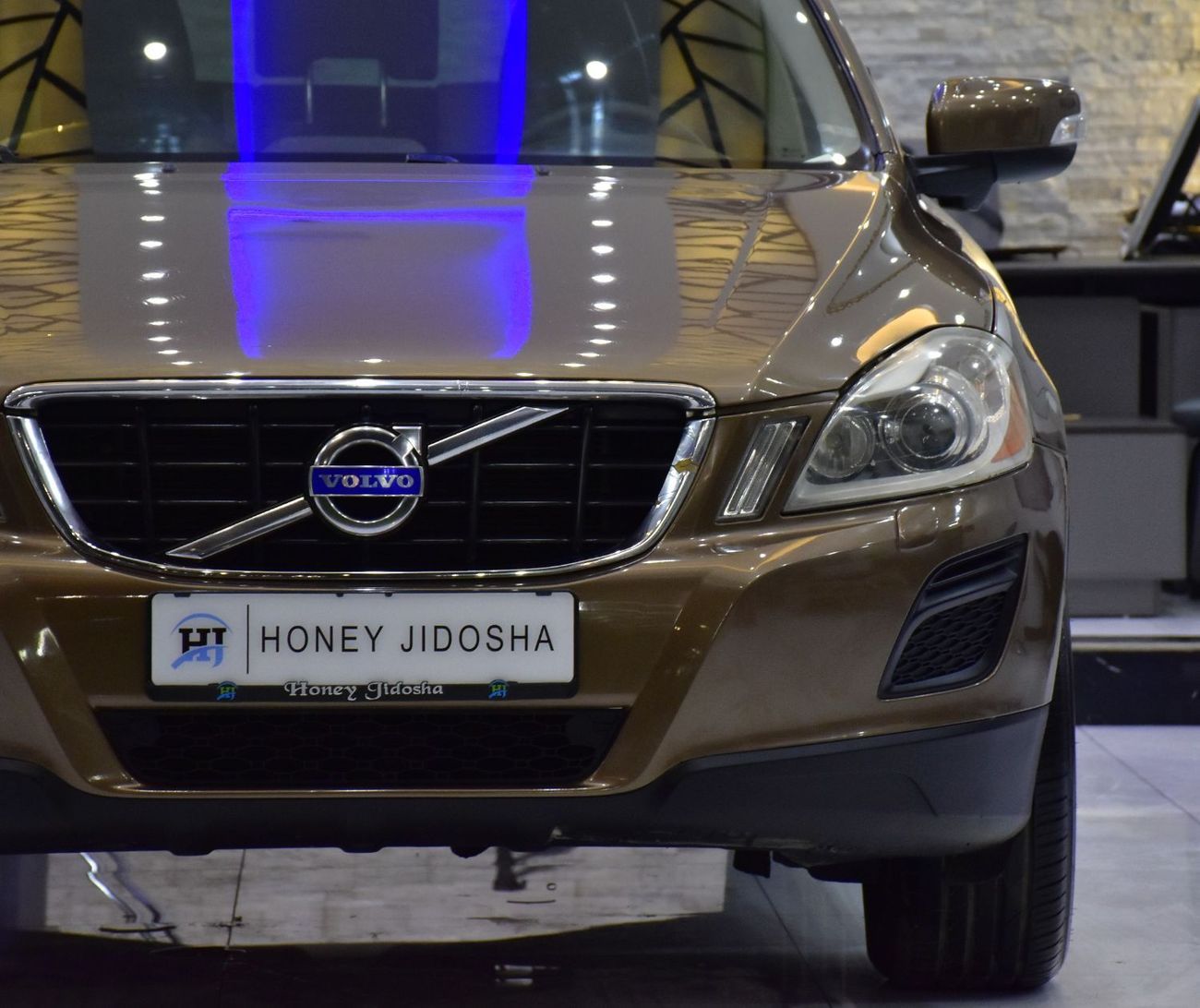 فولفو XC 60 EXCELLENT DEAL for our Volvo XC60 T6 AWD ( 2011 Model ) in Brown Color GCC Specs