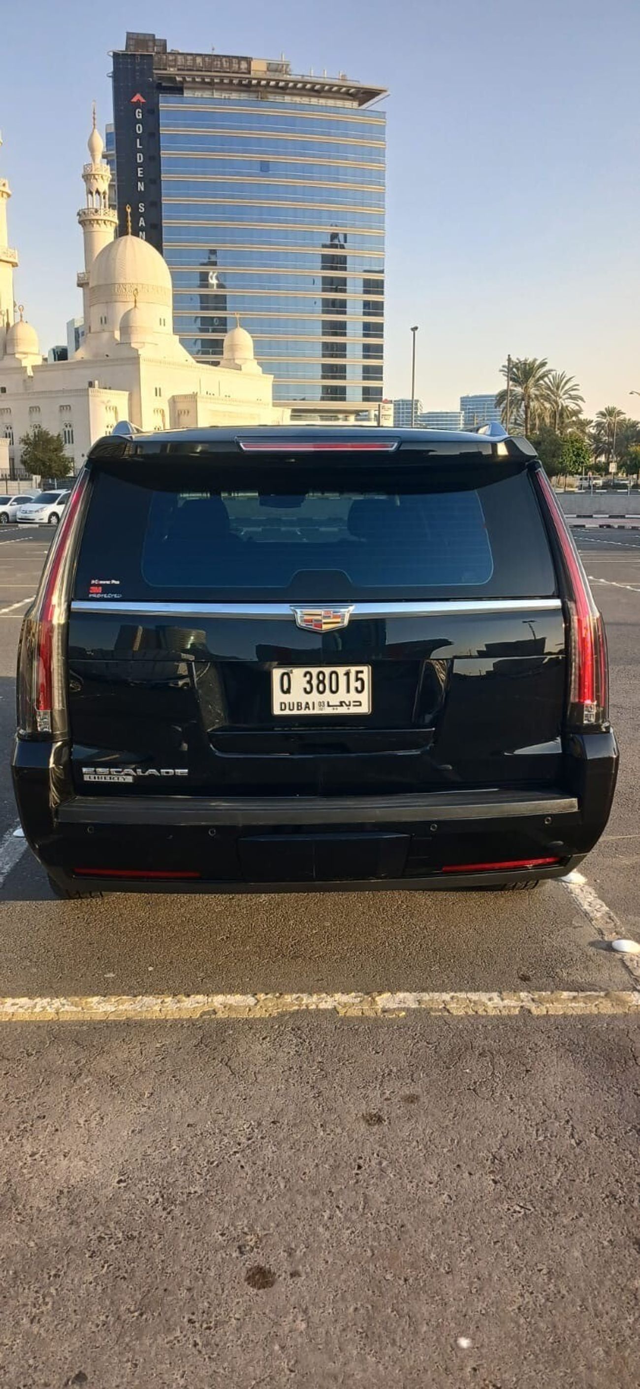 كاديلاك إسكالاد ESV Platinum 6.2L