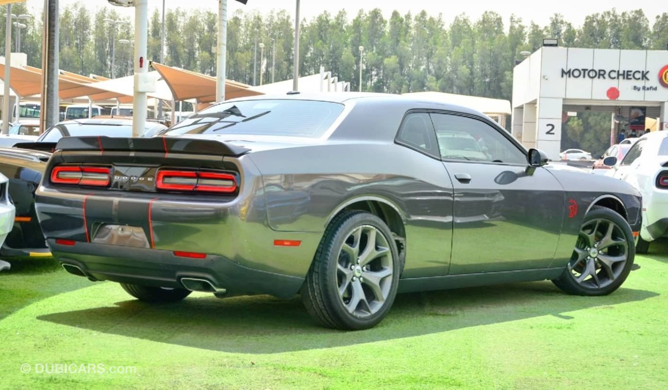 دودج تشالينجر SOLD!!!!!Challenger R/T Hemi V8 5.7L 2019/ Original AirBags/ Leather Interior/ Excellent Condition