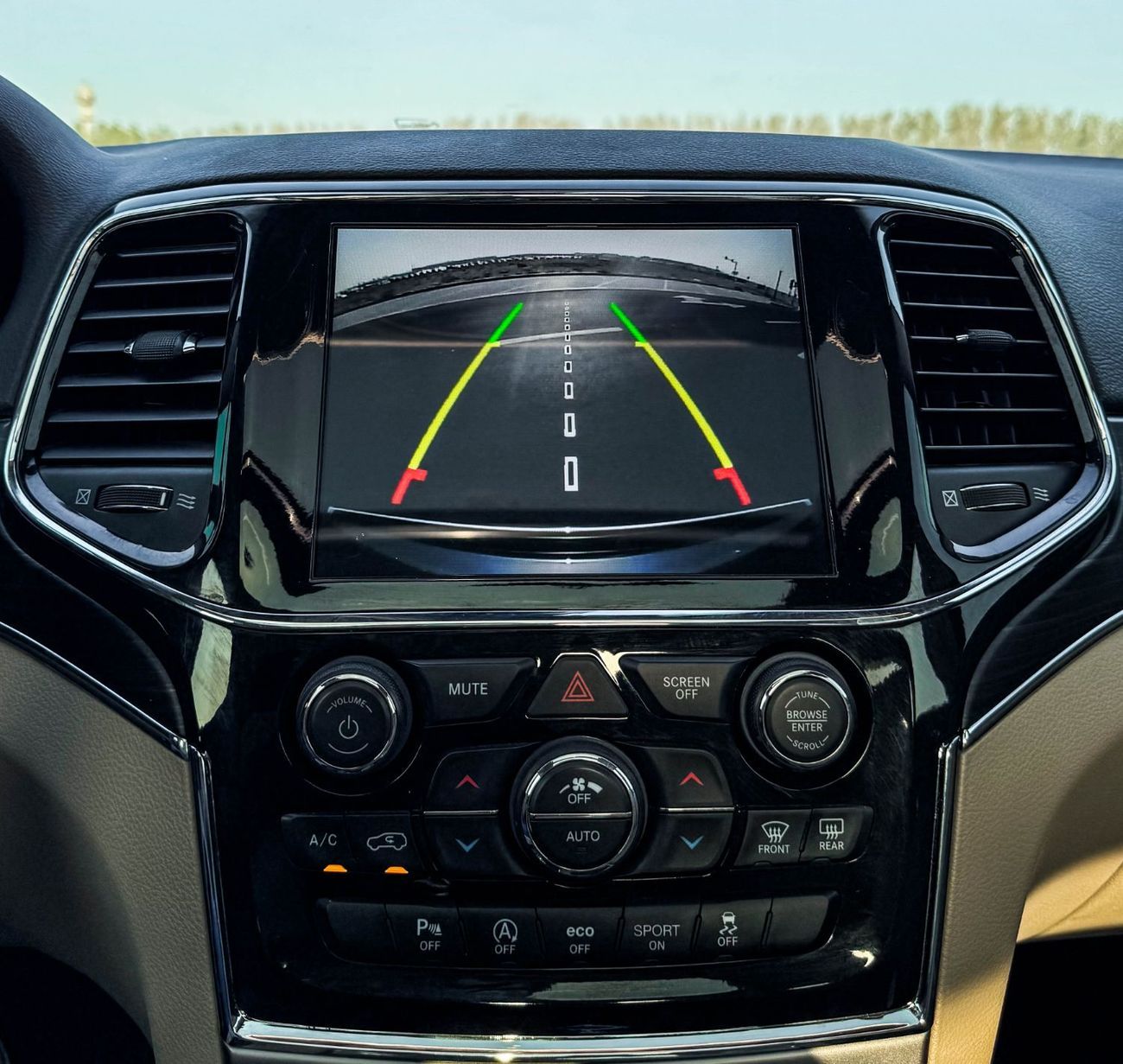 Jeep Grand Cherokee Limited 3.6L Jeep Grand Cherokee Limited 3.6 L | 2021 Model, GCC | Excellent Condition | P.M 1,367