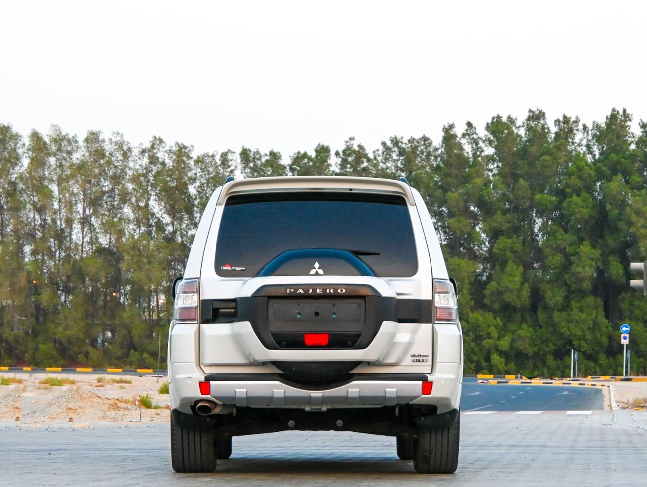 ميتسوبيشي باجيرو MITSUBISHI PAJERO 2017 GLS 3.8L GCC IN EXCELLENT CONDITION