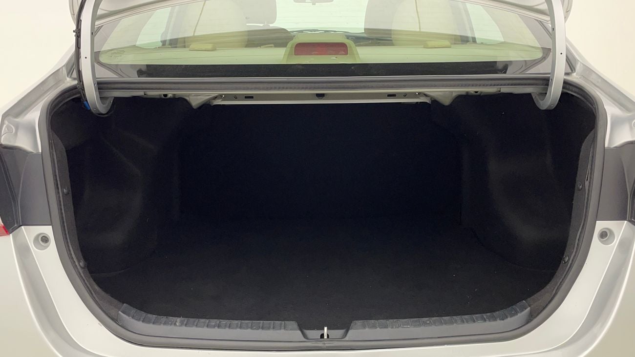 تويوتا يارس SE 1.5 | بدون دفعة مقدمة | اختبار القيادة في المنزل