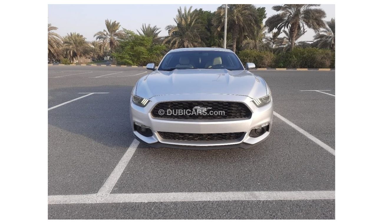 Ford Mustang GT Ford Mustang mobile 2016 Excellent Conditio  (USA - SPEC)  VERY GOOD CONDITION