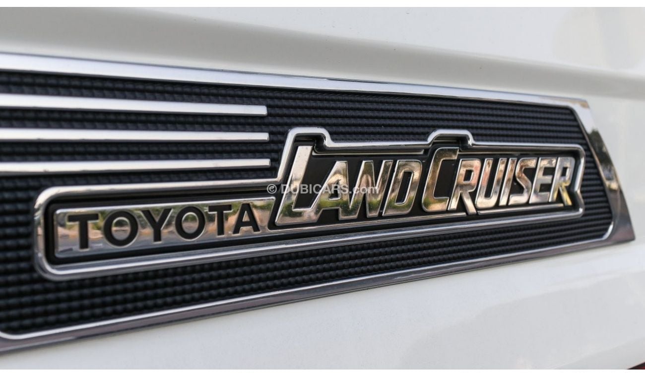 Toyota Land Cruiser Pick Up LX V6