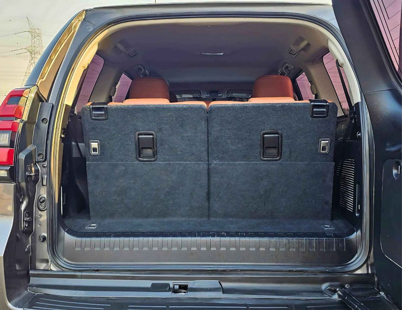 تويوتا برادو PRADO VXR/GCC FULL OPTION/LEATHER SEATS SUNROOF/2.7L V4 4WD/EXPORT ONLY/LOT#92261