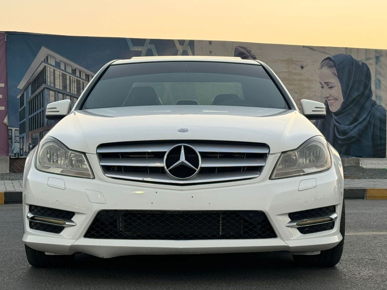 Mercedes-Benz C 300 Luxury 3.0L In excellent condition and requires no expenses
