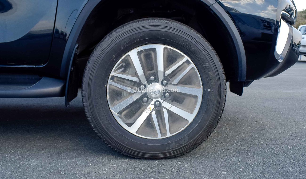 تويوتا فورتونر SR5 V6