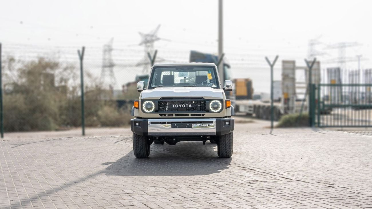 تويوتا لاند كروزر بيك آب LC79 LX 2026 Toyota Land Cruiser LC79 2.8L MT Diesel (Beige-Brown)