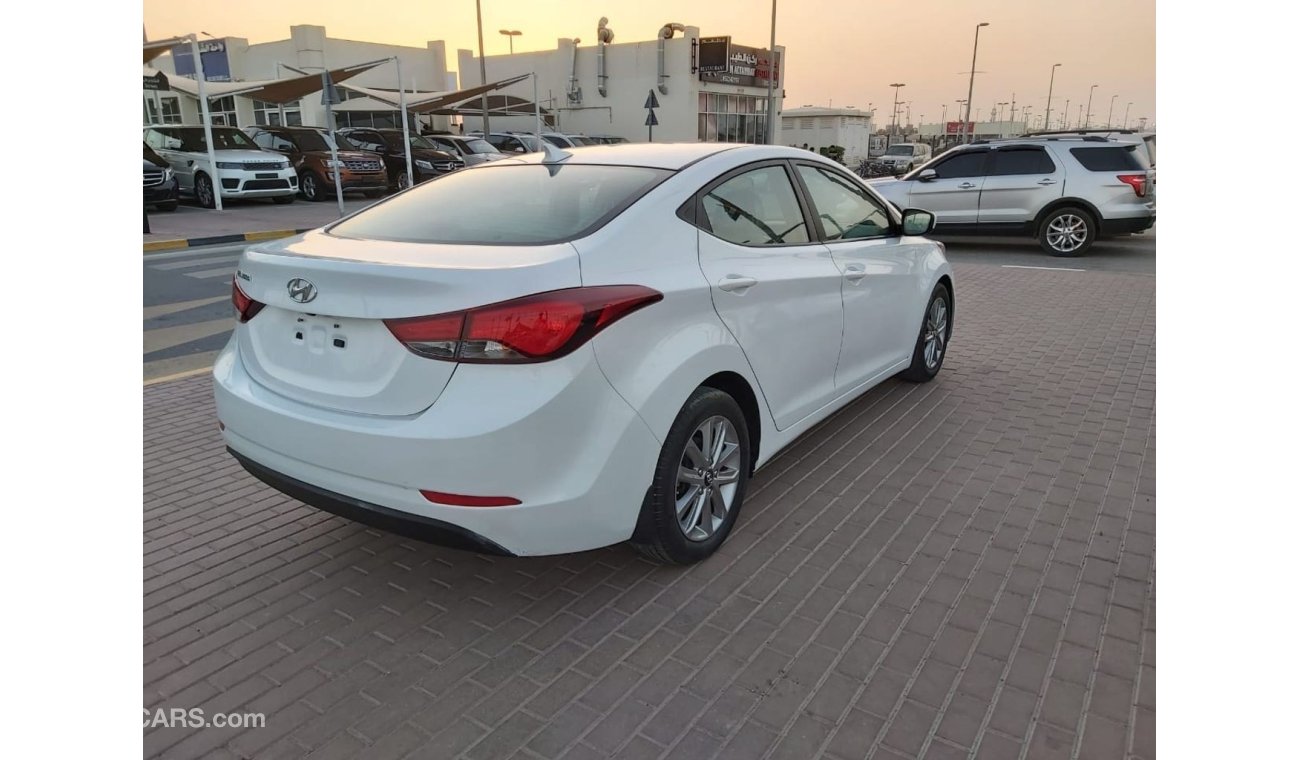 Hyundai Elantra SE  - extremely Clean car a must see