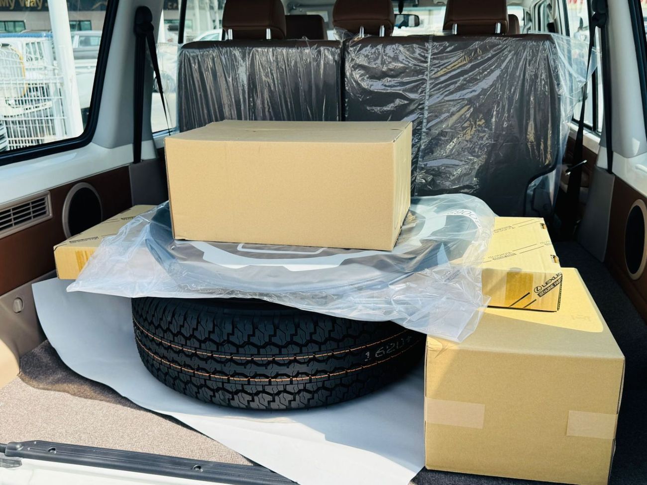 Toyota Land Cruiser TOYOTA LC76 5DOOR 4.0L PTR GCC A/T F/O WHITE 2025