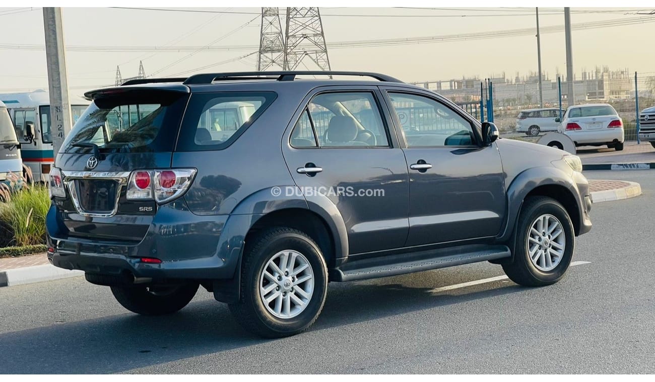 تويوتا فورتونر SR5