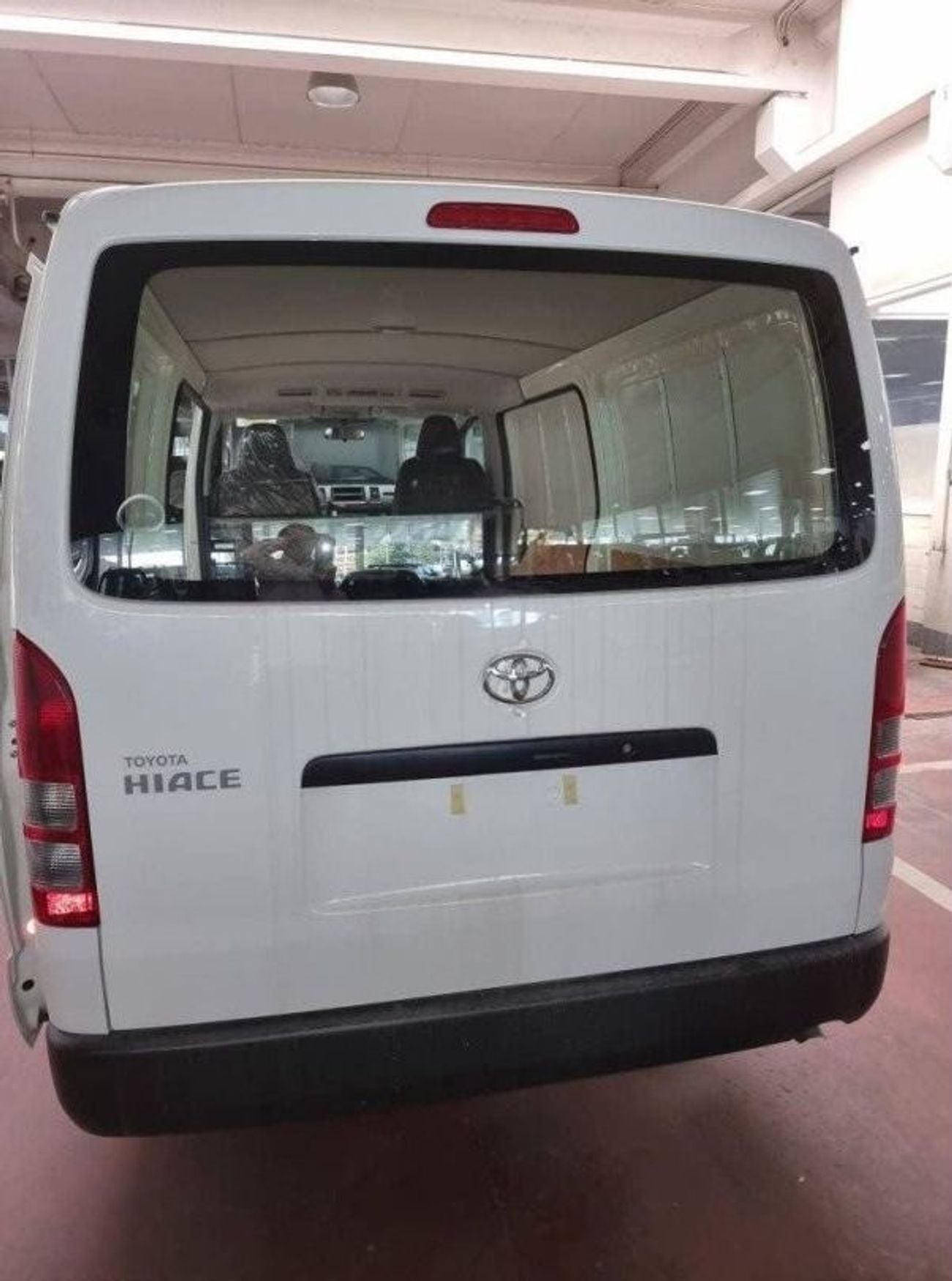 تويوتا هاياس Toyota Hiace GLS STD Roof, Panel Van, 2.5L Diesel, M/T, MY24 2.5L Diesel 2024