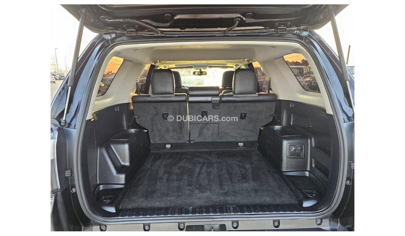 Toyota 4Runner 2018 Toyota 4RUNNER SR5 full option sunroof, push button and 7 seater