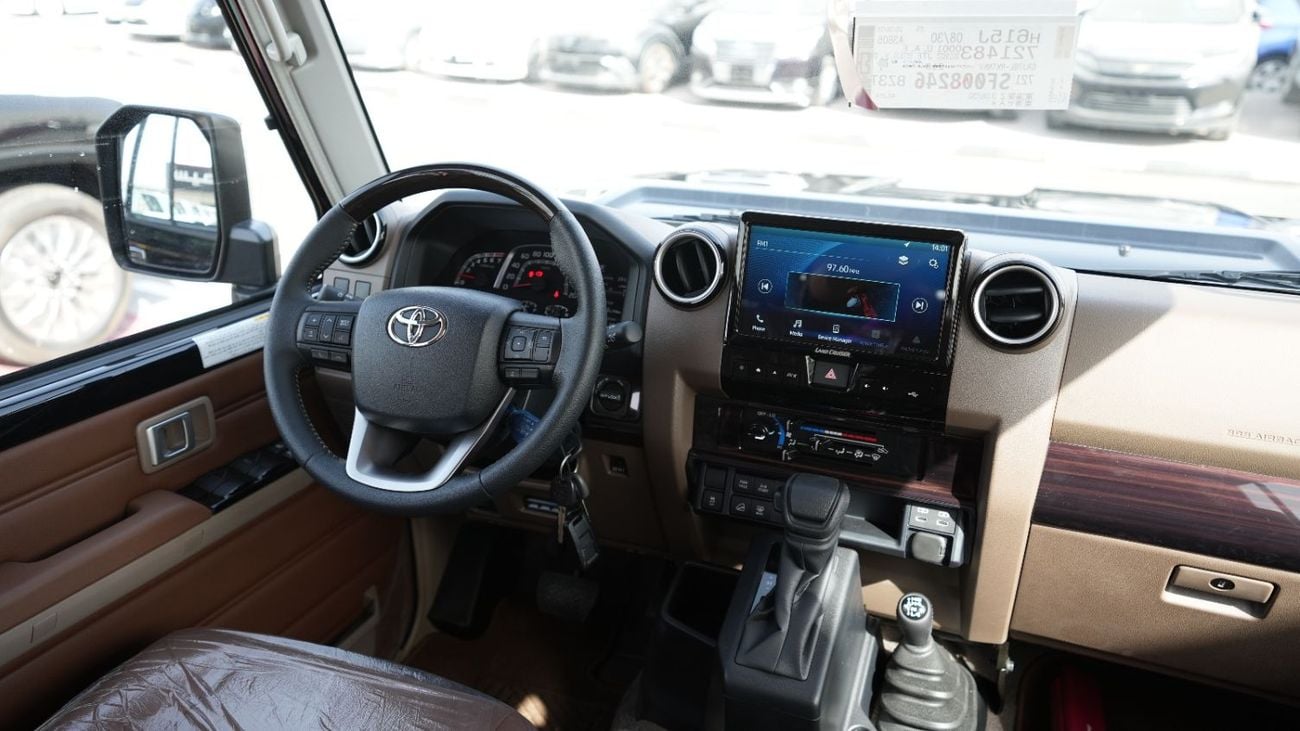 Toyota Land Cruiser 70 TOYOTA LC76 5DOORS PETROL 4.0L AT MODEL 2025 FULL OPTION 40TH ANNIVERSARY