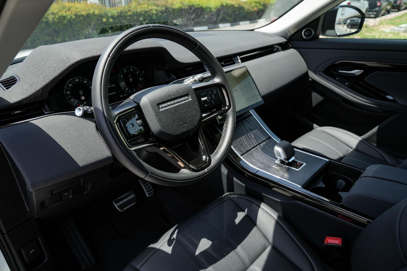 لاند روفر رانج روفر إيفوك SE P250 DYNAMIC 2025!! FIVE YEARS WARRANTY!! THREE YEARS SERVICE CONTRACT