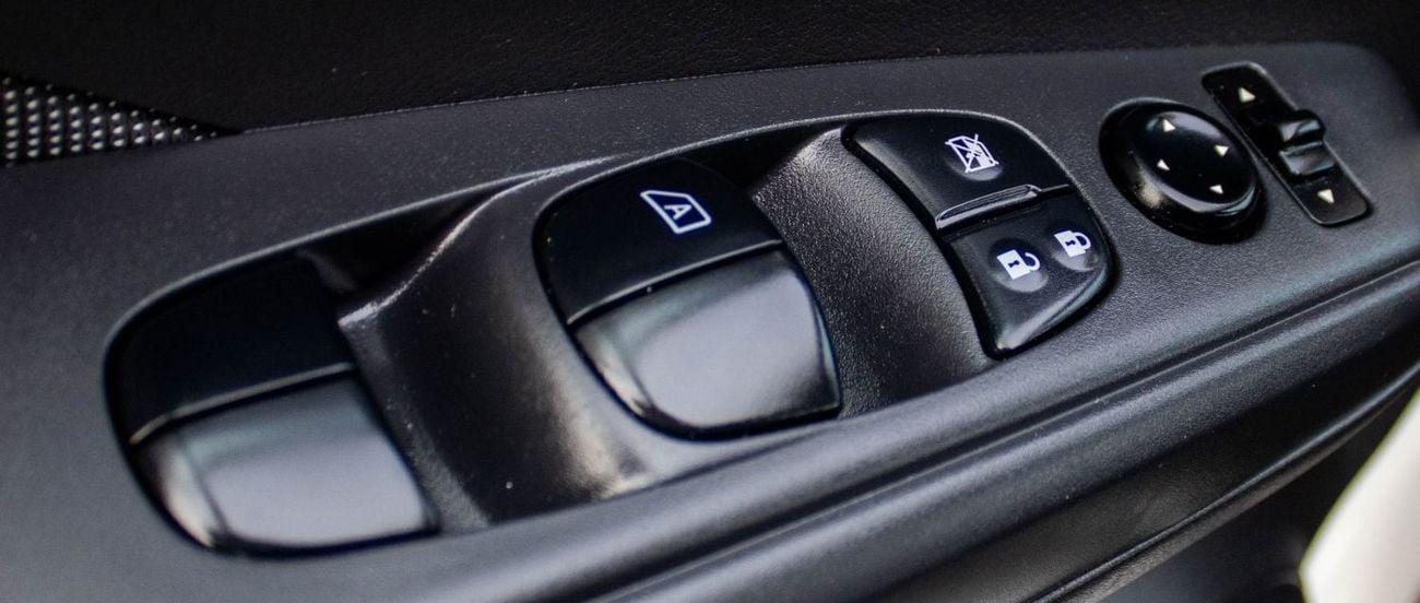 نيسان كيكس سيارة نيسان كيكس SV (P15) موديل 2020، 5 أبواب، محرك بنزين 4 سلندر سعة 1.6 لتر، ناقل حركة أوتوماتيكي،