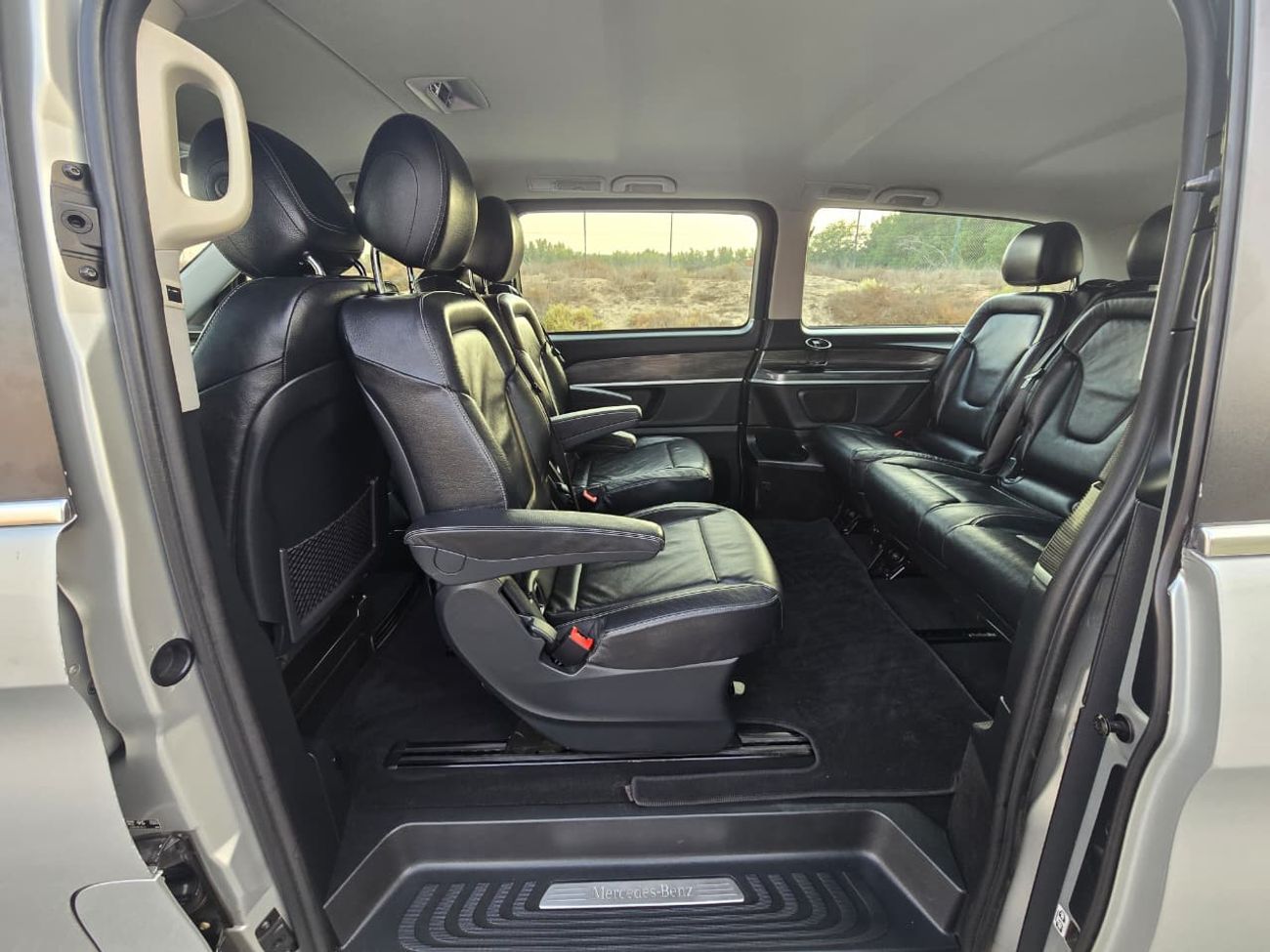 Mercedes-Benz V 250 Std 2.1L MERCEDES V-250 GCC 2021 // ORGINAL PAINT // ACCIDENT FREE // PERFECT CONDITION