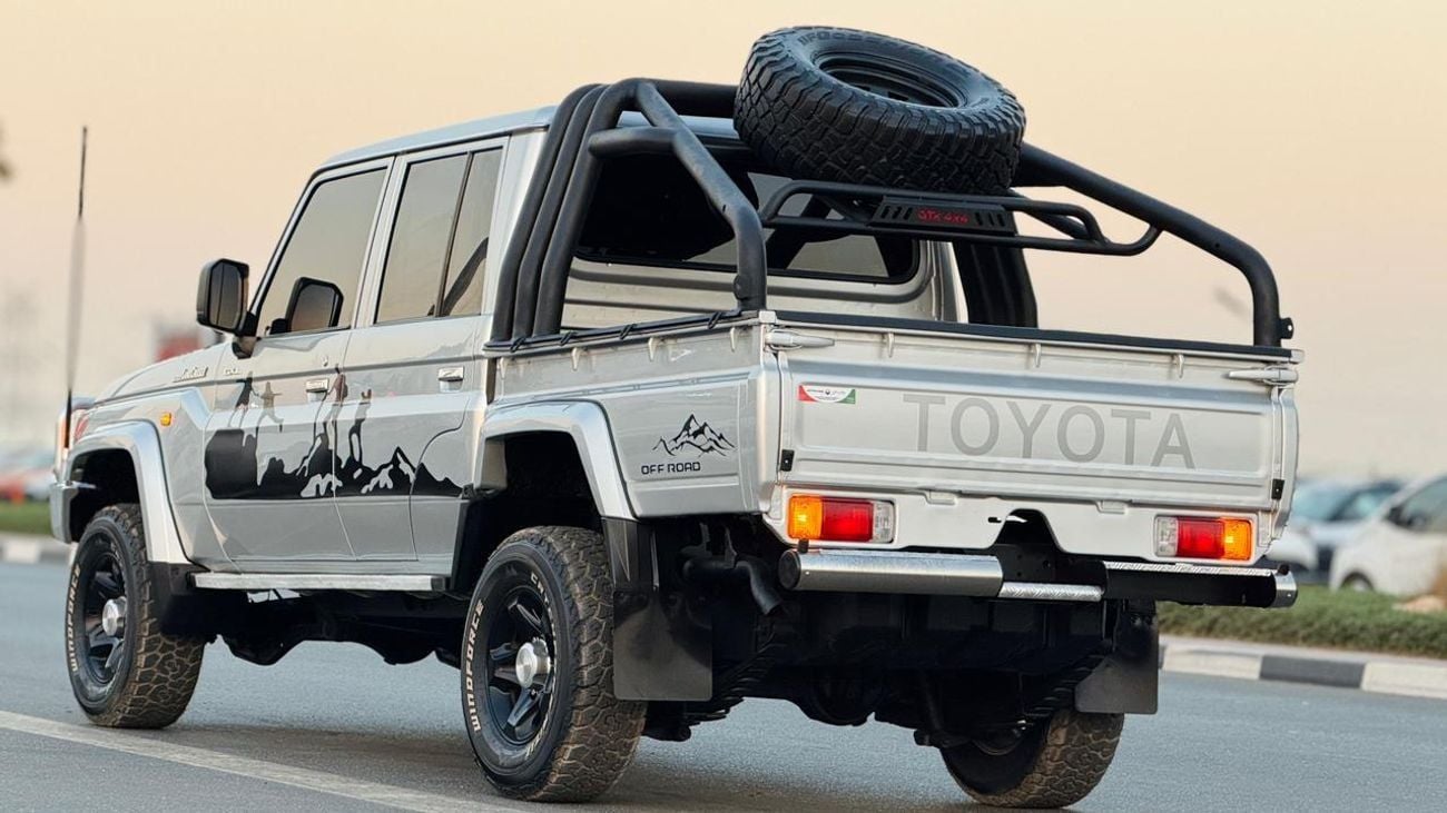 تويوتا لاند كروزر بيك آب -