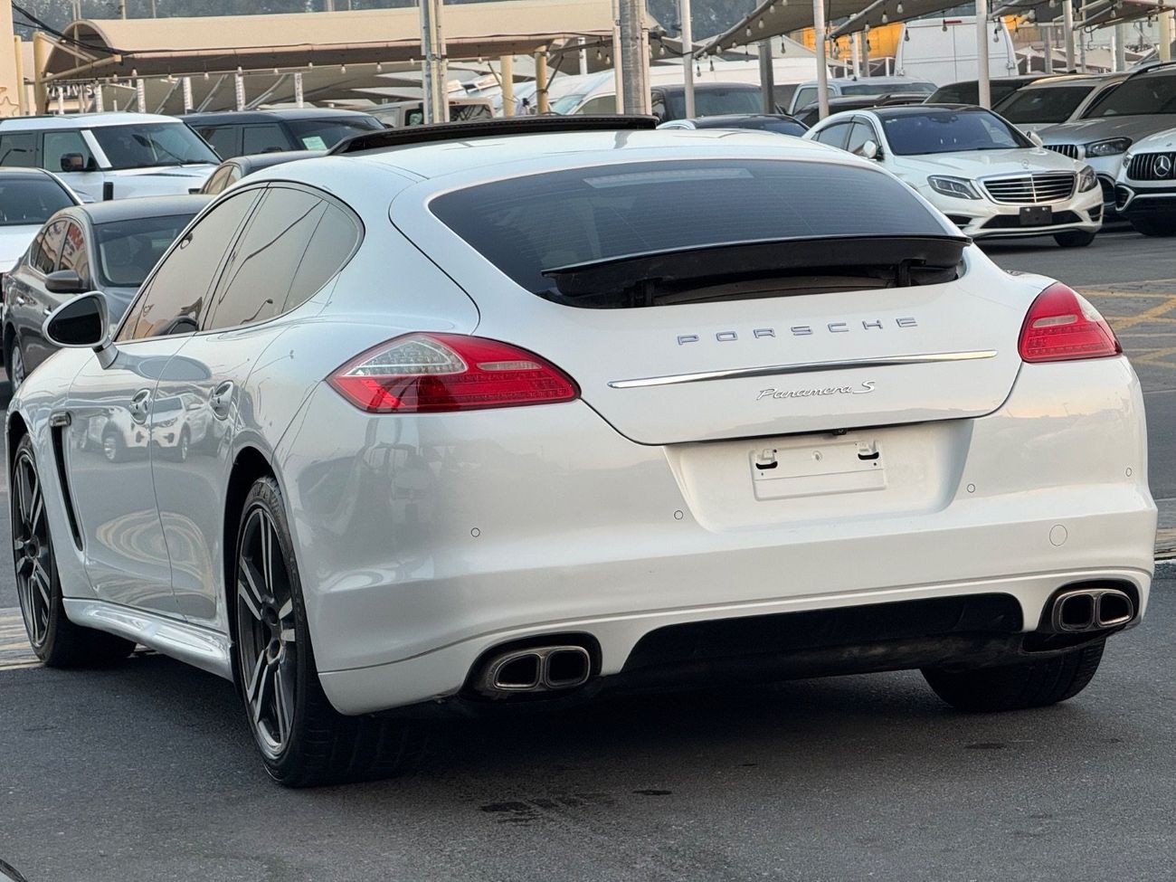Porsche Panamera 4S 4.8L