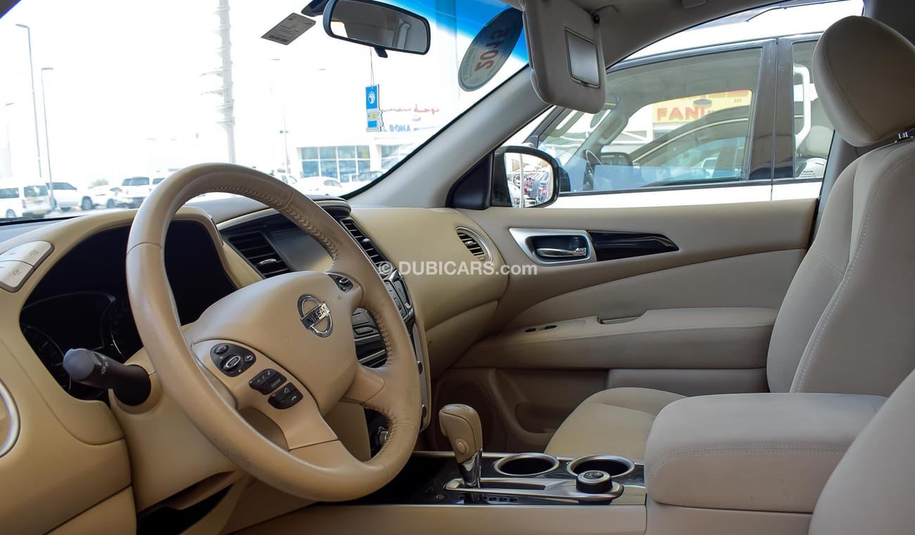 نيسان باثفايندر 2015 خليجي بحالة ممتازة بدون صبغ بدون حوادث