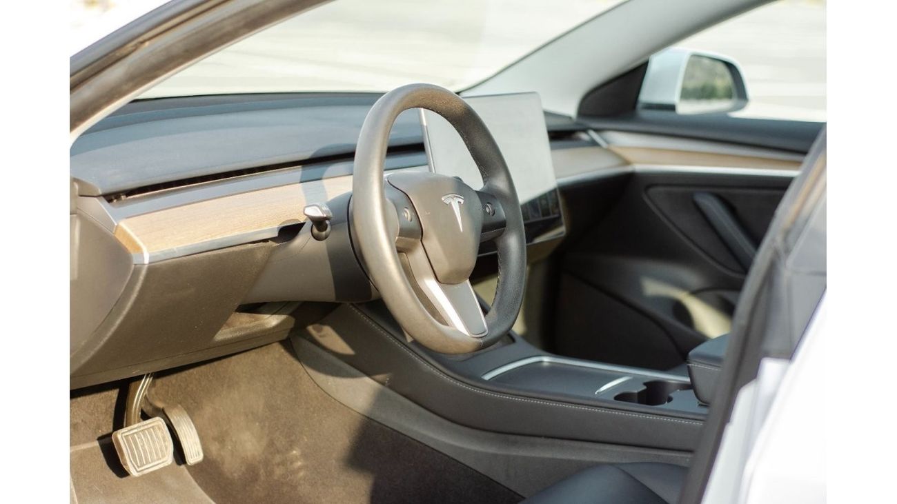 Tesla Model 3 usa All Wheel Drive