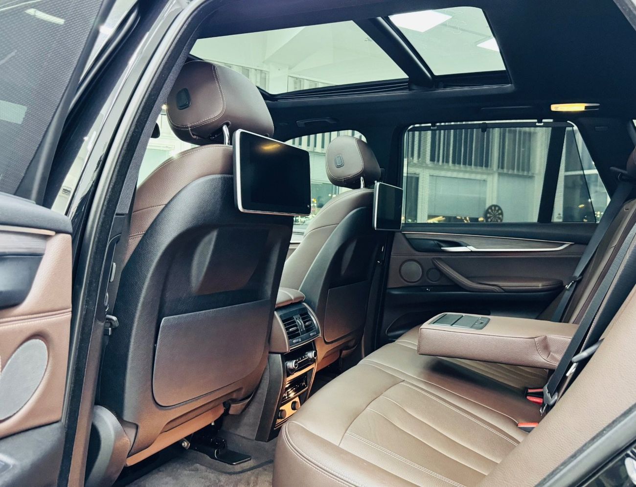 بي أم دبليو X5 GCC .. FSH .. M kit .. Perfect Condition .. V6 .. Top Range