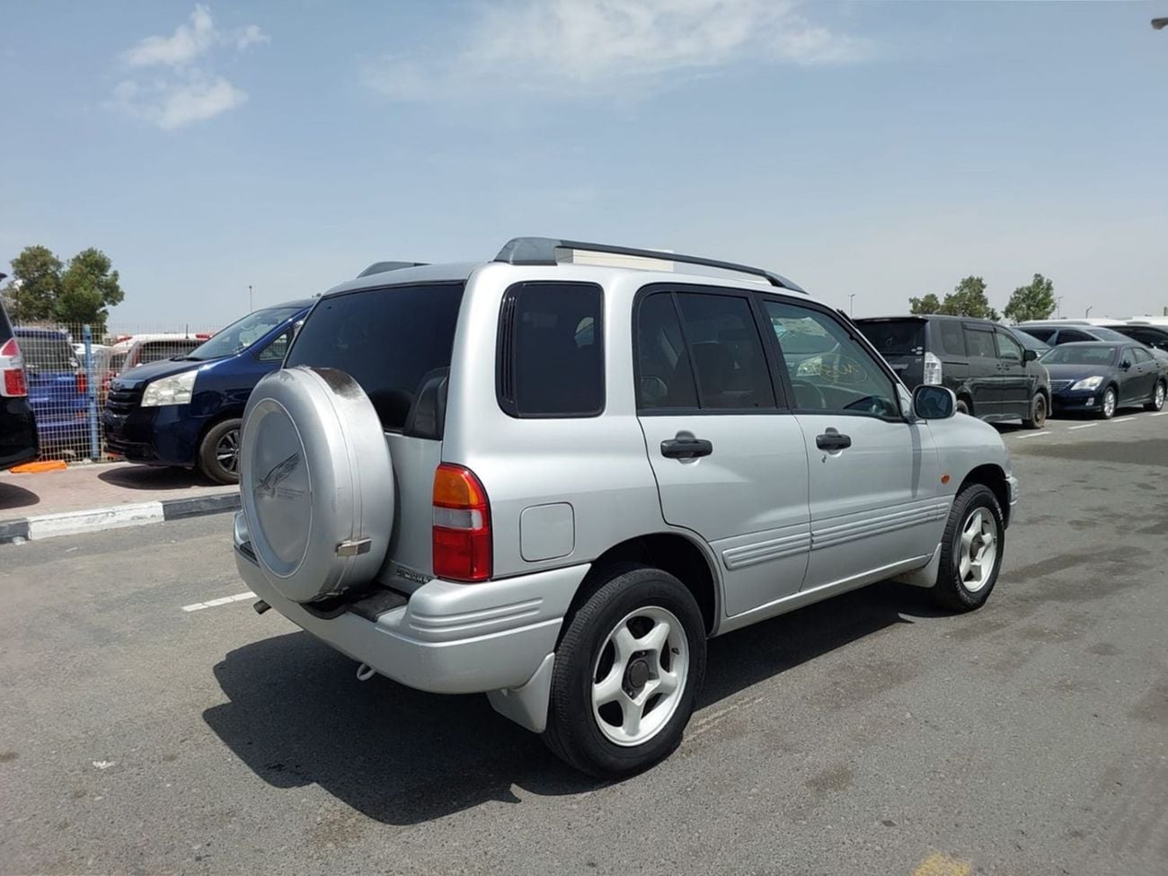 سوزوكي إيسكودو SUZUKI ESCUDO JEEP RIGHT HAND DRIVE (PM4723)