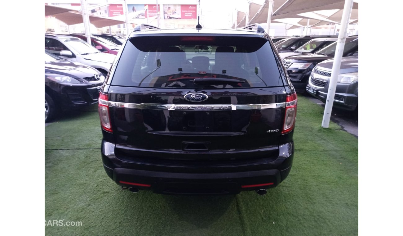 Ford Explorer Gulf 2014 model, agency paint, cruise control, wheels, in excellent condition