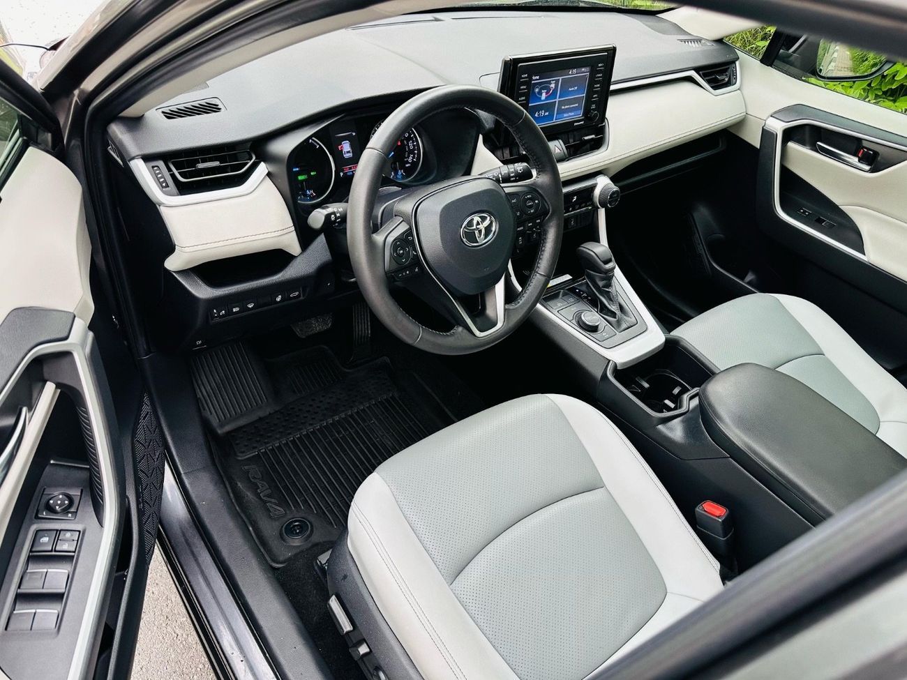 تويوتا راف ٤ 2022 Model XLE Hybrid 2.5L V4 Full Option Very Clean And Perfect condition