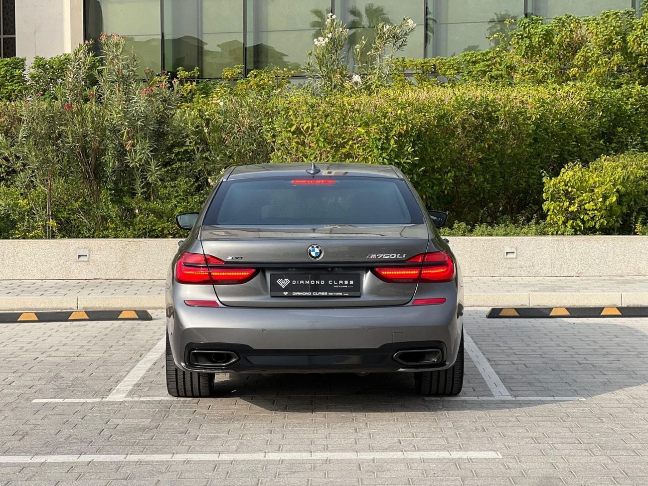 BMW 740Li M Sport 3.0L (322 HP)