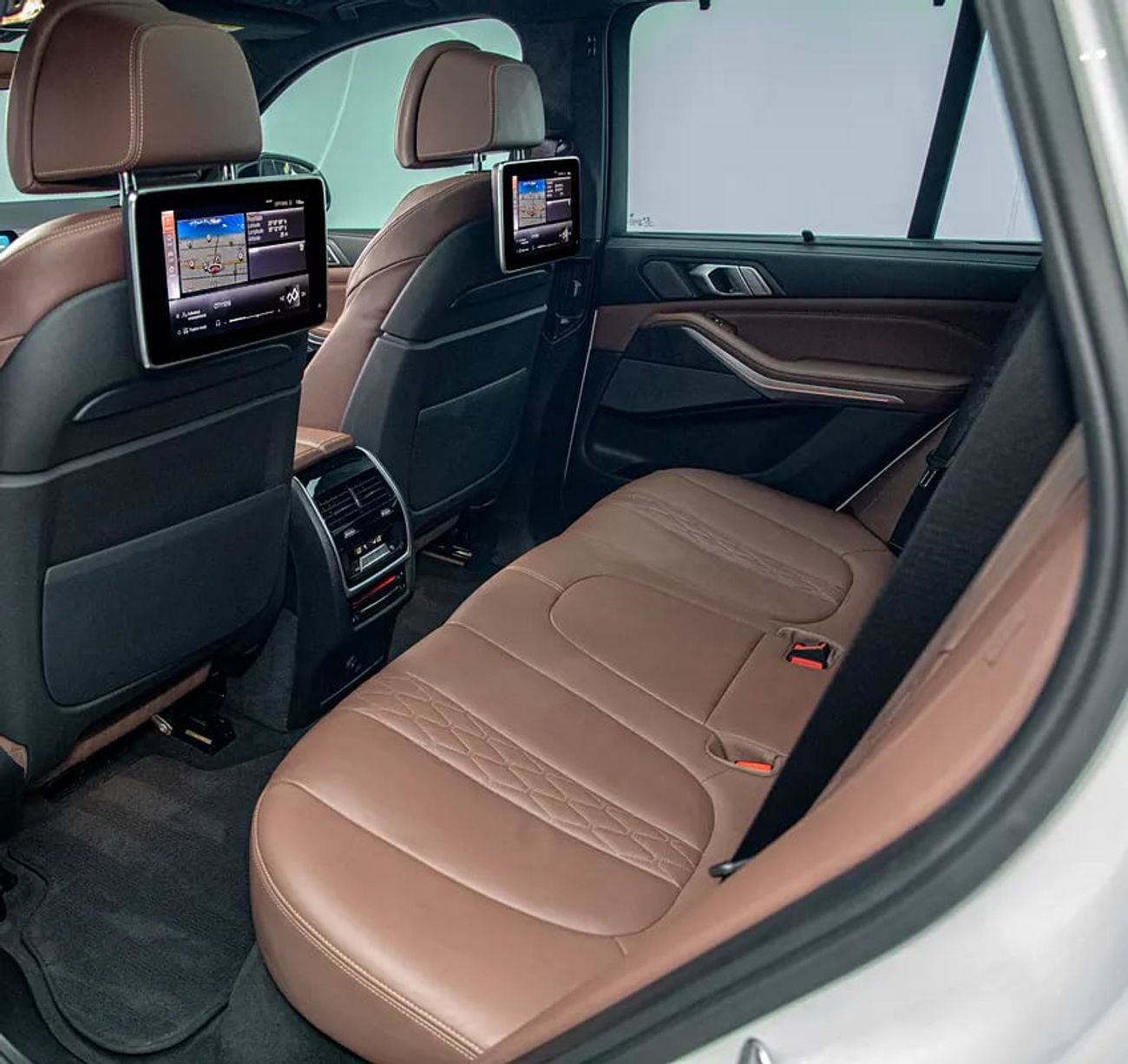 بي أم دبليو X5 M50i 4.4L