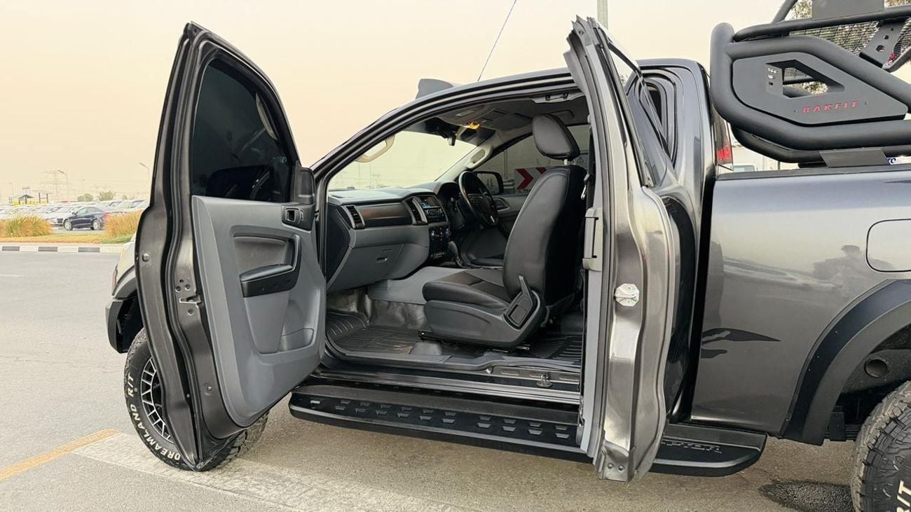 فورد رانجر RAPTOR BODY KIT INSTALLED | SMART CAB | 3.2L DIESEL | AUTOMATIC TRANSMISSION | LEATHER SEATS |