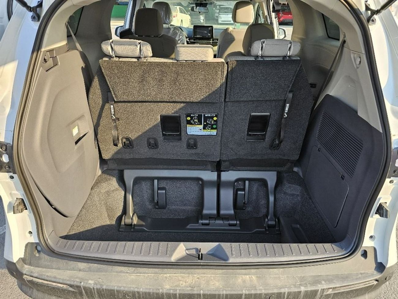 Toyota Sienna 2023 Toyota Sienna 2.5L Comfort Hybrid