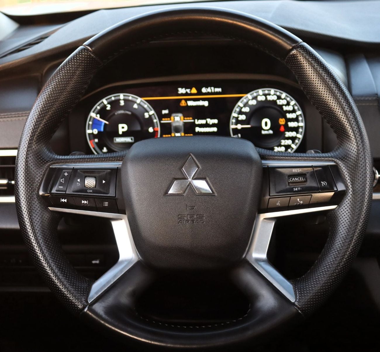 Mitsubishi Outlander PREMIUM LAUNCH EDITION