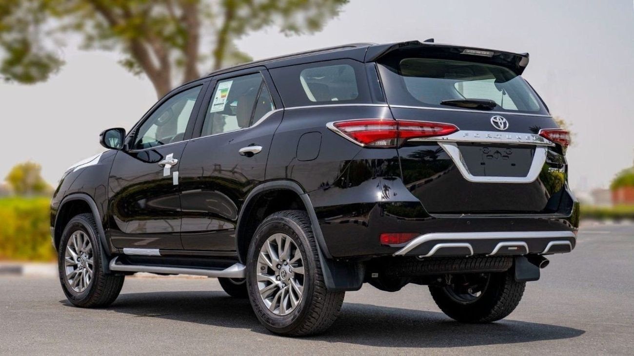 Toyota Fortuner VXR Toyota Fortuner 4.0L Petrol 2025