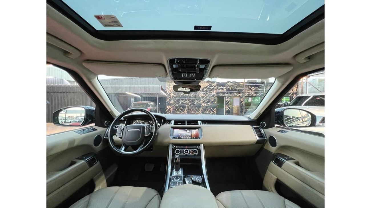 Used Land Rover Range Rover 2017 for sale in Dubai - 745268
