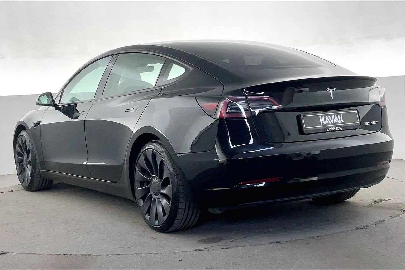 تسلا موديل 3 Performance (Dual Motor) | National Day Celebration | شامل الضمان | 0 ﺪﻔﻋﺓ ﺃﻮﻟﻯ