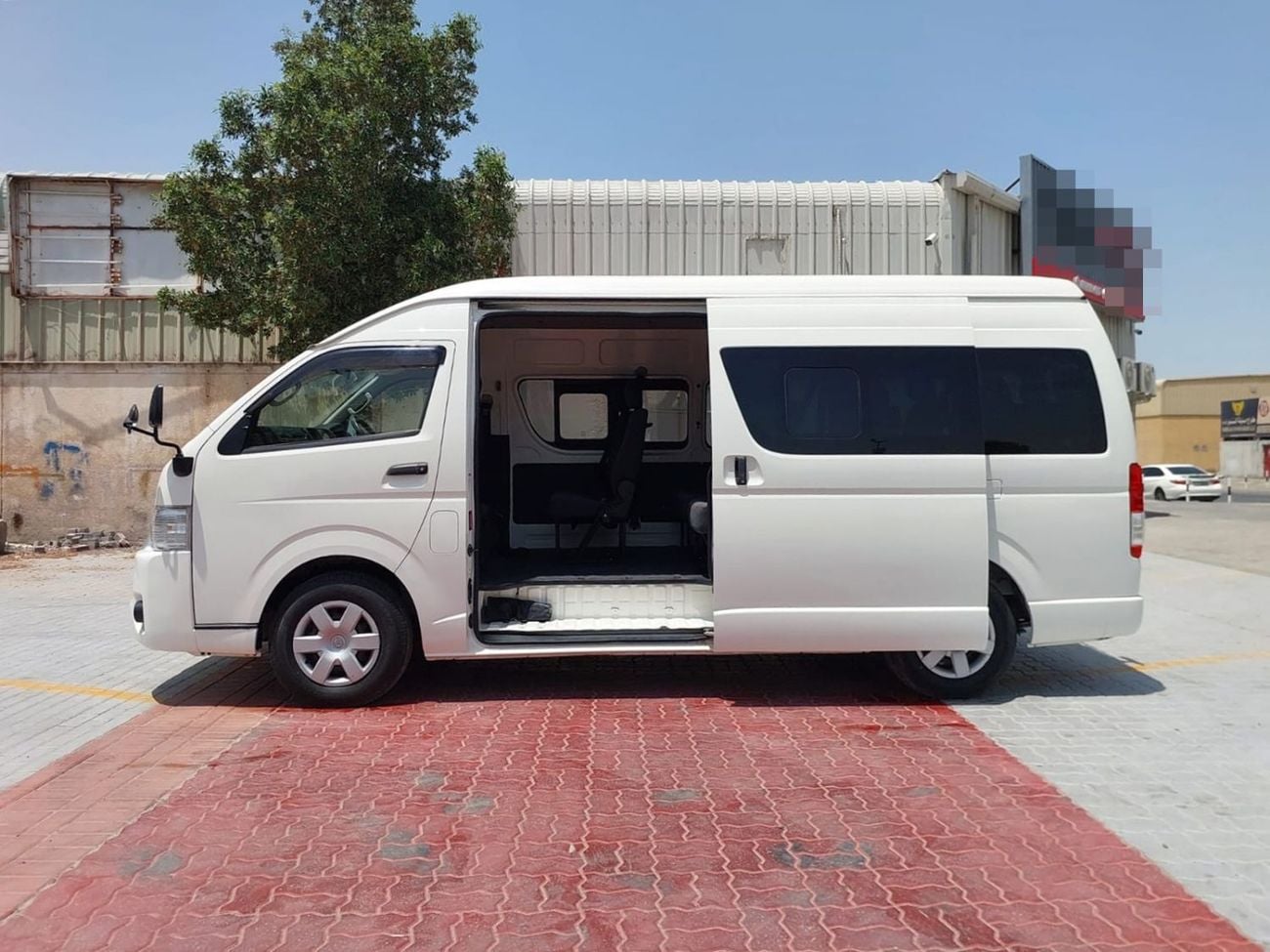 Toyota Hiace TOYOTA HIACE COMMUTER VAN RHD 2016 MODEL 3.0 L DIESEL AUTOMATIC(PM17014)