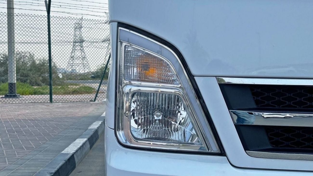 Hyundai County COUNTY 3.9L 33 SET DIESEL 2026