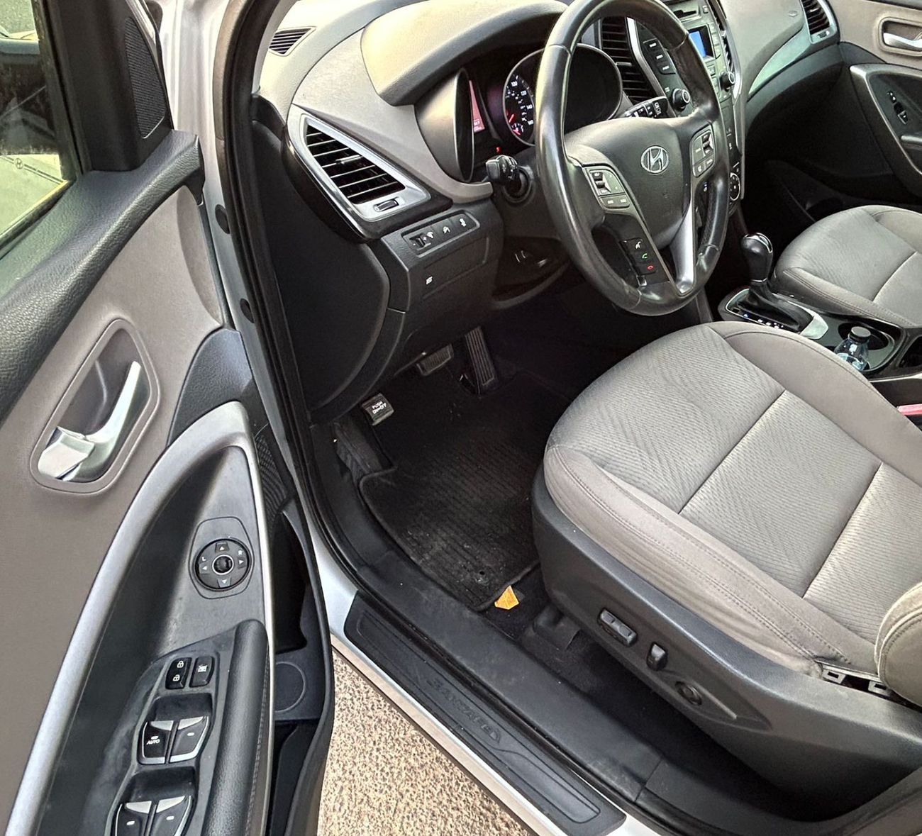 Hyundai Santa Fe 2013 Hyundai Santa Fe Sports 2.4L V4 - Electric Seats