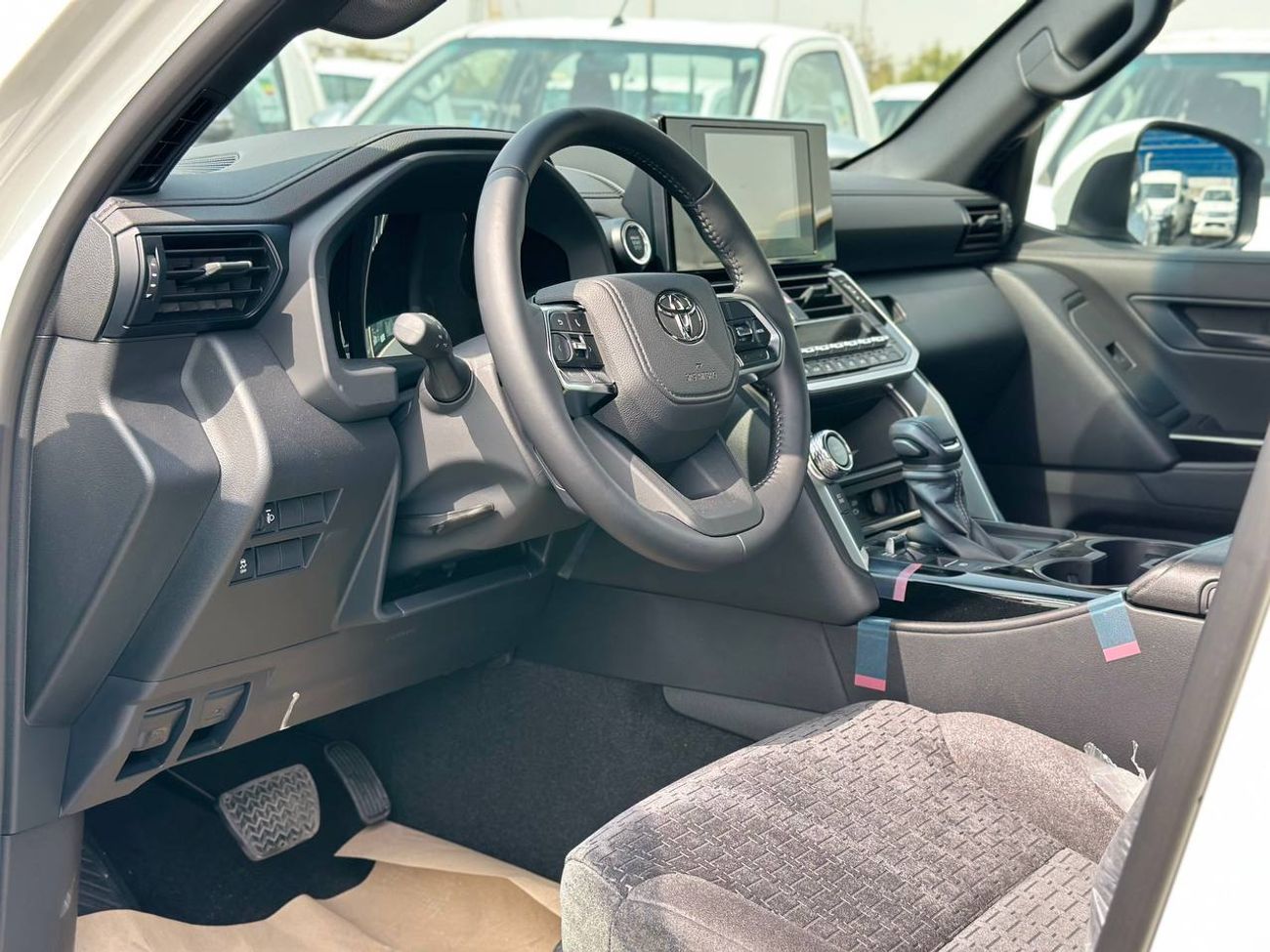 تويوتا لاند كروزر GXR 3.5L PTR A/T // 2026 // STD with Sunroof , Cool Box , Cruise Control // Special Offer // By Form