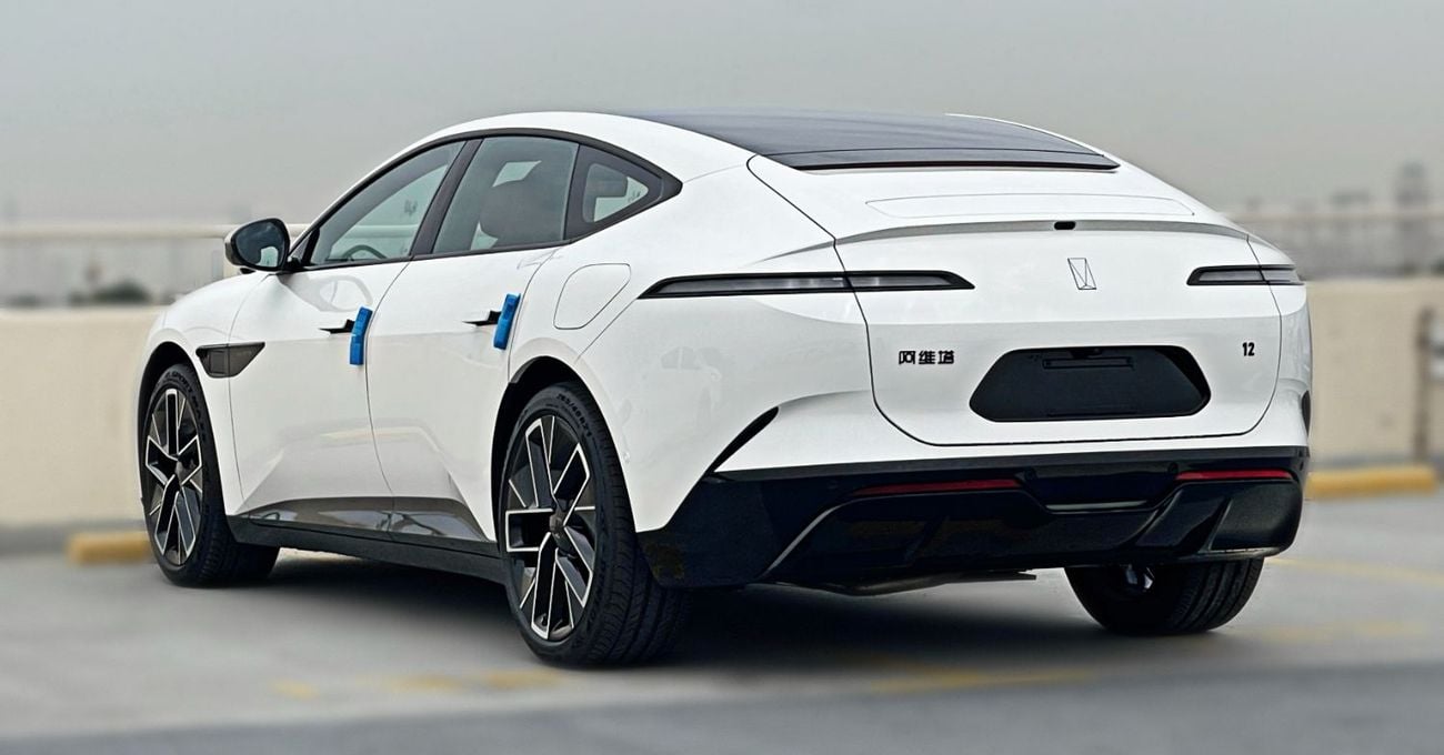 أفاتر 12 Performance AWD