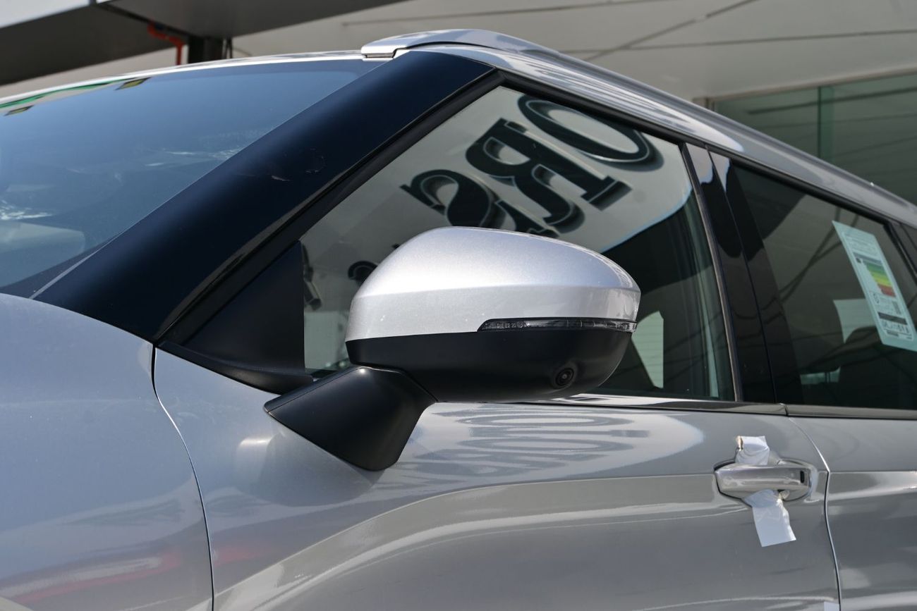 ميتسوبيشي آوتلاندر Mitsubishi Outlander P-Line 2.5L Petrol 4WD, Model 2025, Color Silver