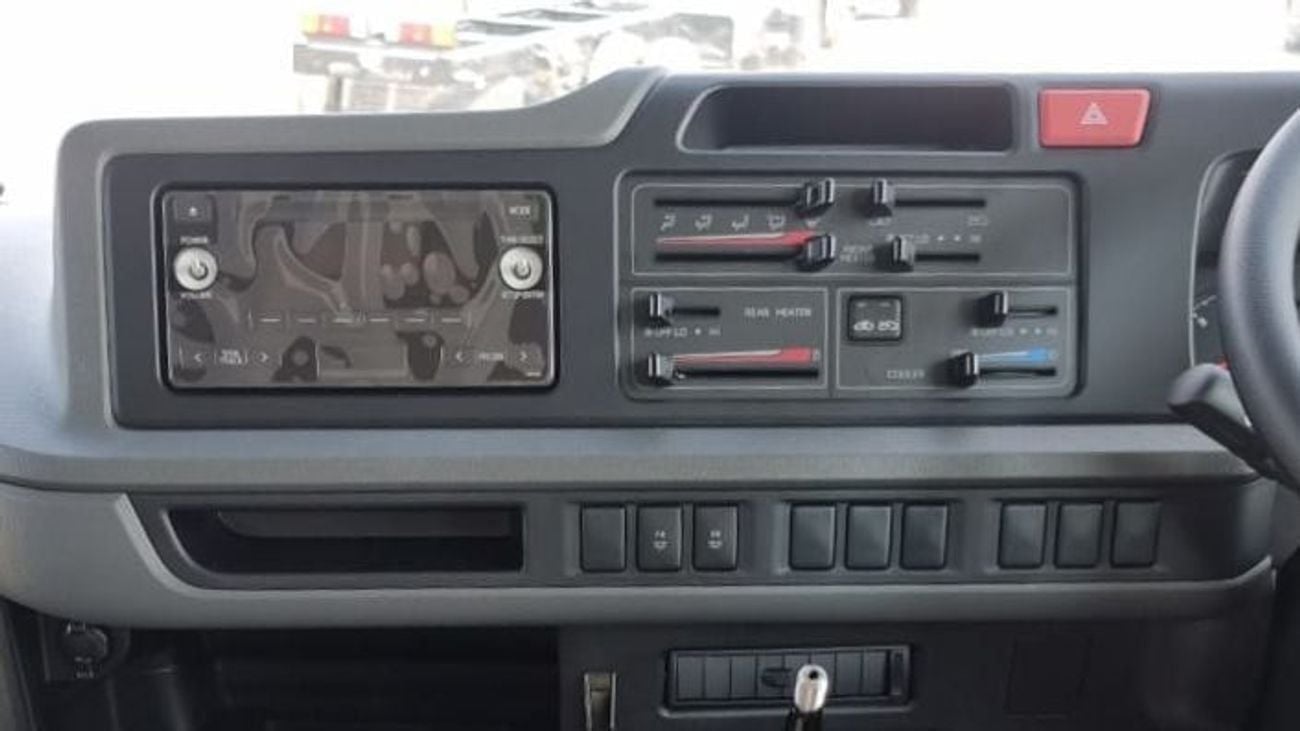 تويوتا كوستر 4.2L Diesel MT 30-Seater 2024YM [RHD]