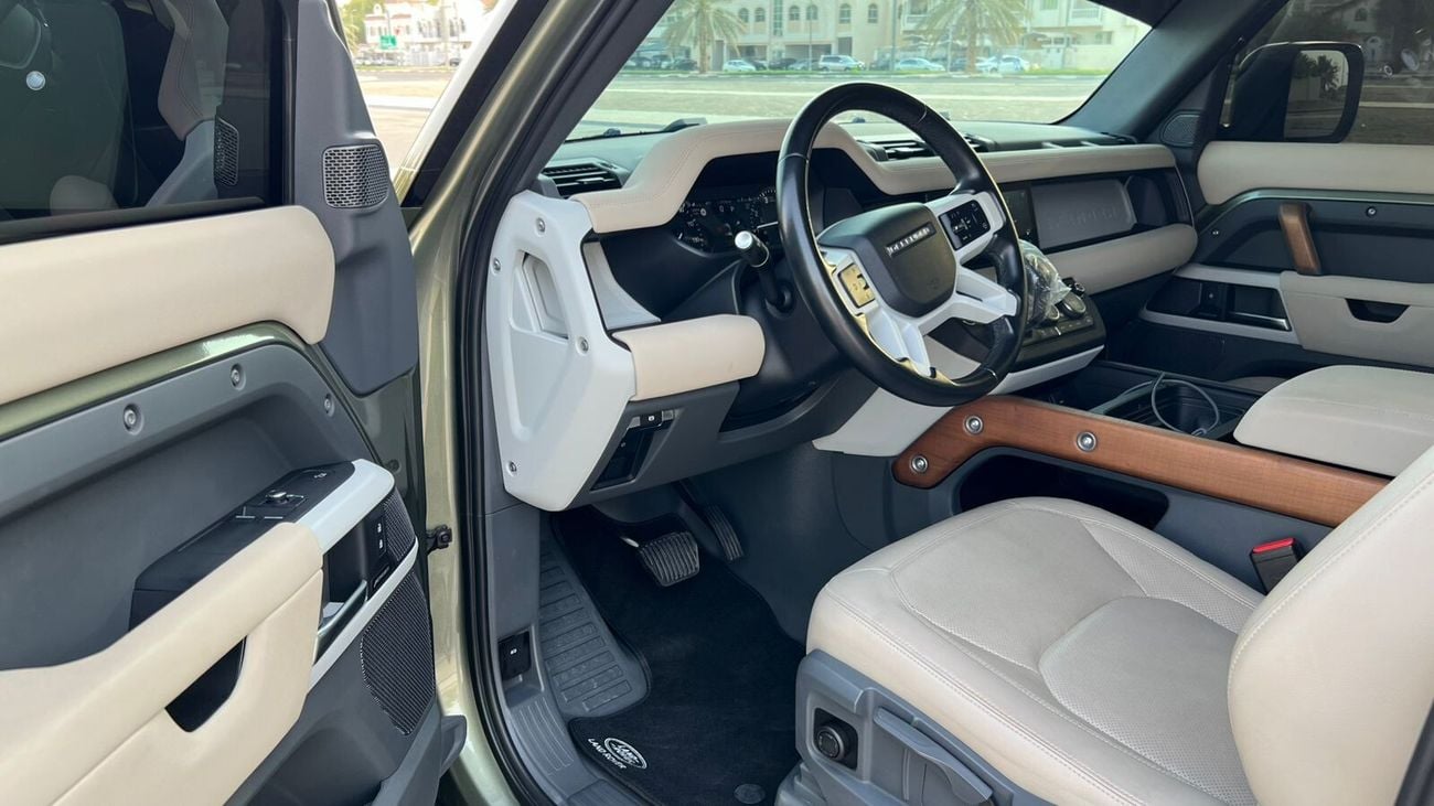 Land Rover Defender P300