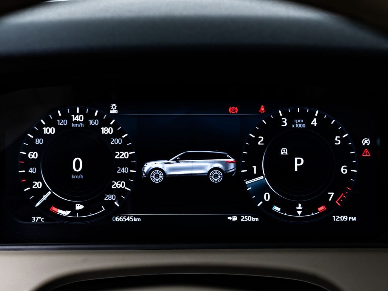 Land Rover Range Rover Velar P250 R-Dynamic SE 2.0L 2022 Range Rover Velar R-Dynamic SE P250, 2027 Land Rover Warranty, Full Serv