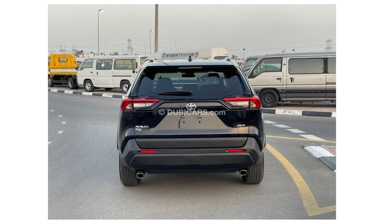 تويوتا راف ٤ XLE