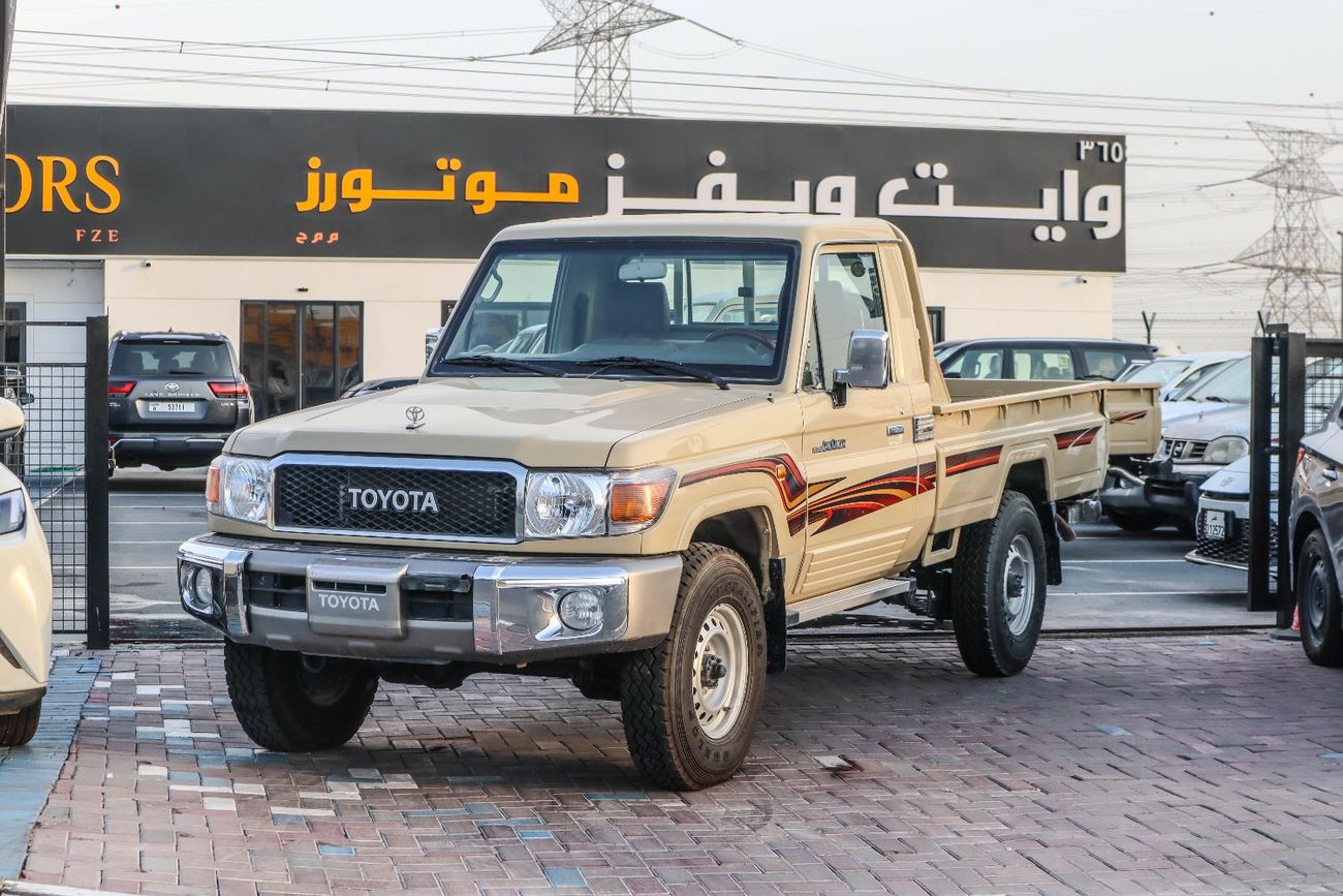 تويوتا لاند كروزر بيك آب Std 4.0L Single Cab Utility 4WD